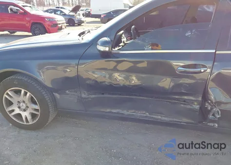 2004 Mercedes-Benz E 320 z USA, uszkodzony, nr VIN WDBUF65J34J533656